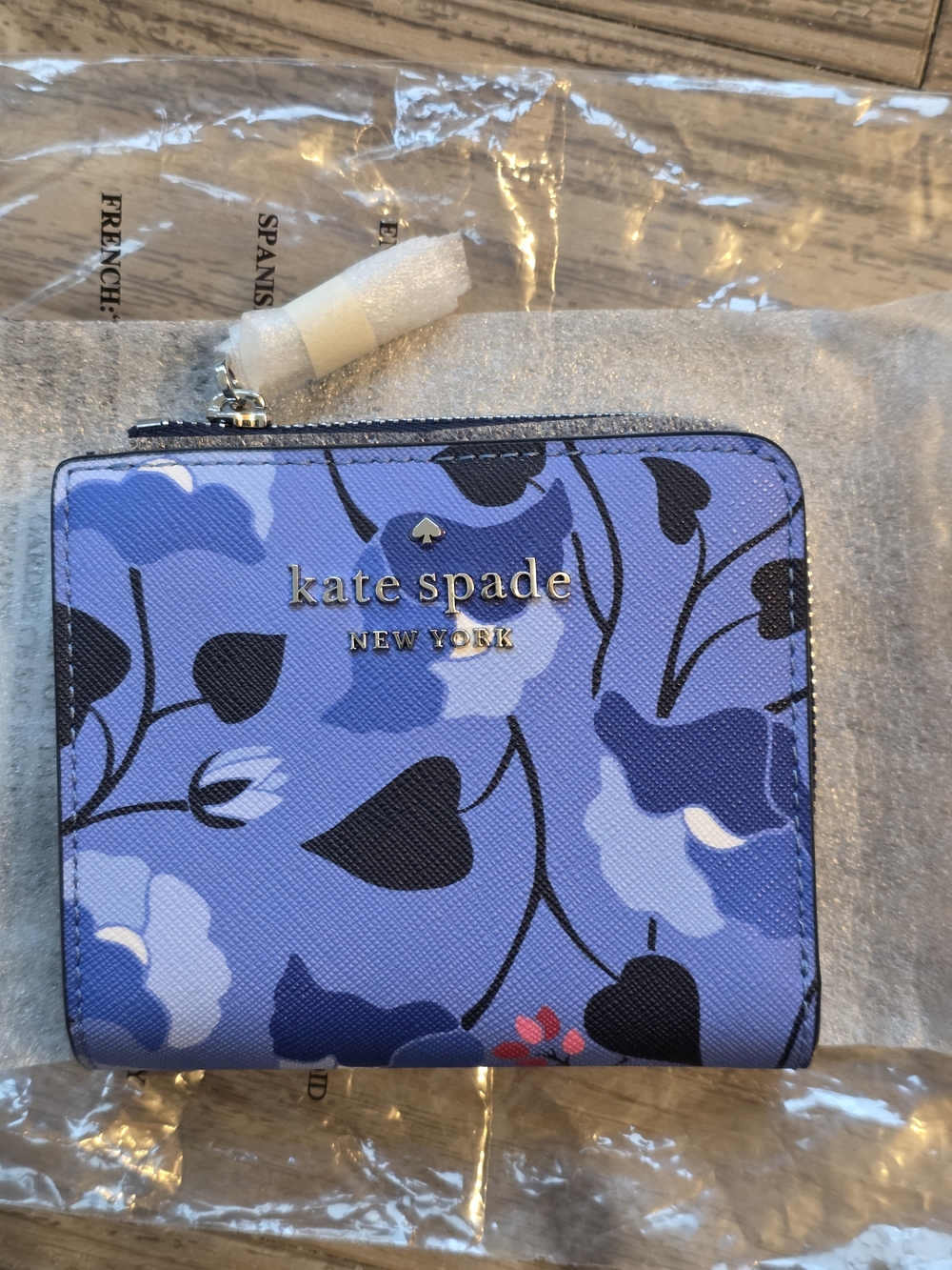 Kate Spade New York Staci Small L-Zip Bifold Wallet